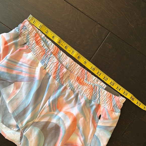 CALIA by Carrie underwood run shorts Stylish Women's Multicolor Shorts NWT M - Picture 5 of 8